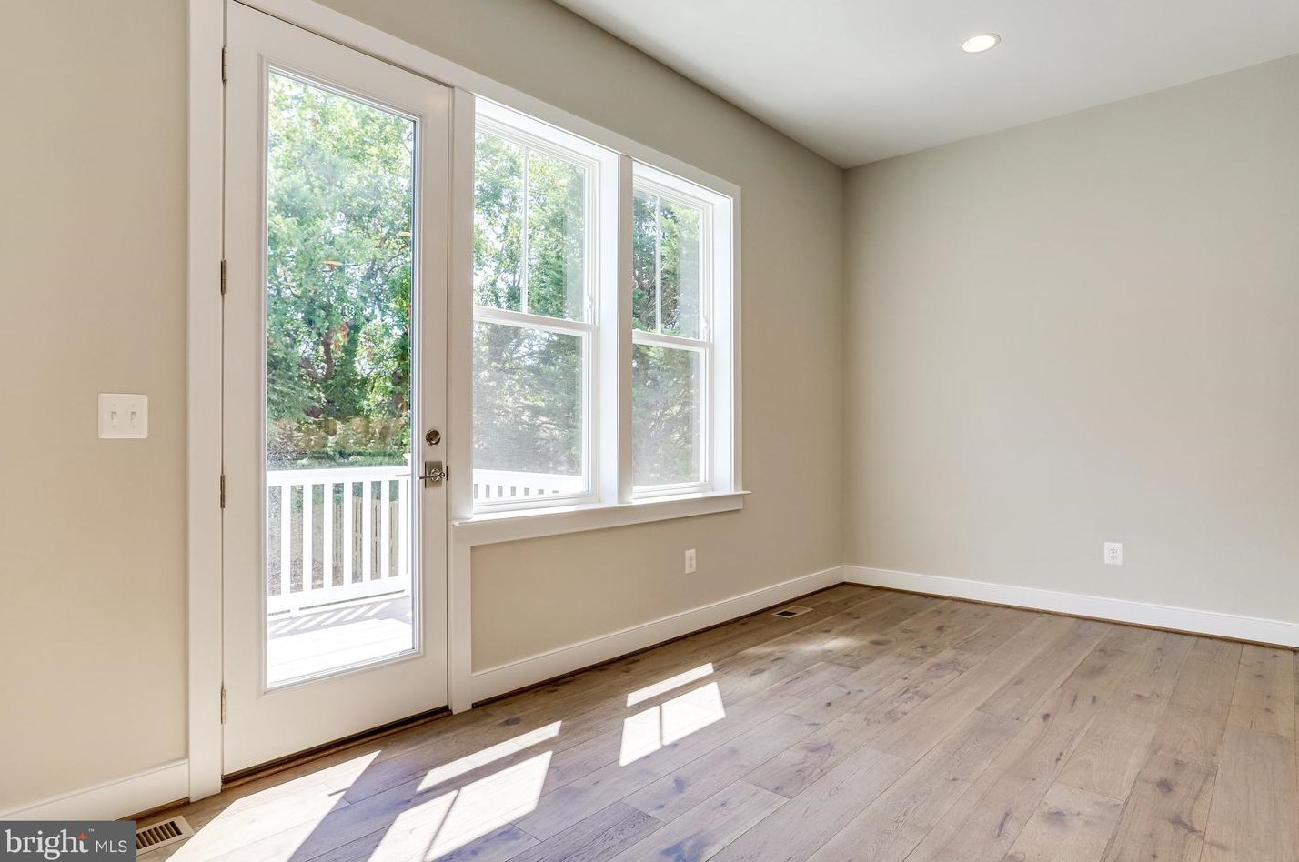 1110 Cottage St, Vienna VA 22180-6551 exterior