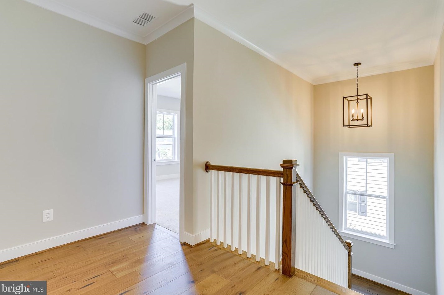 1110 Cottage St, Vienna VA 22180-6551 exterior