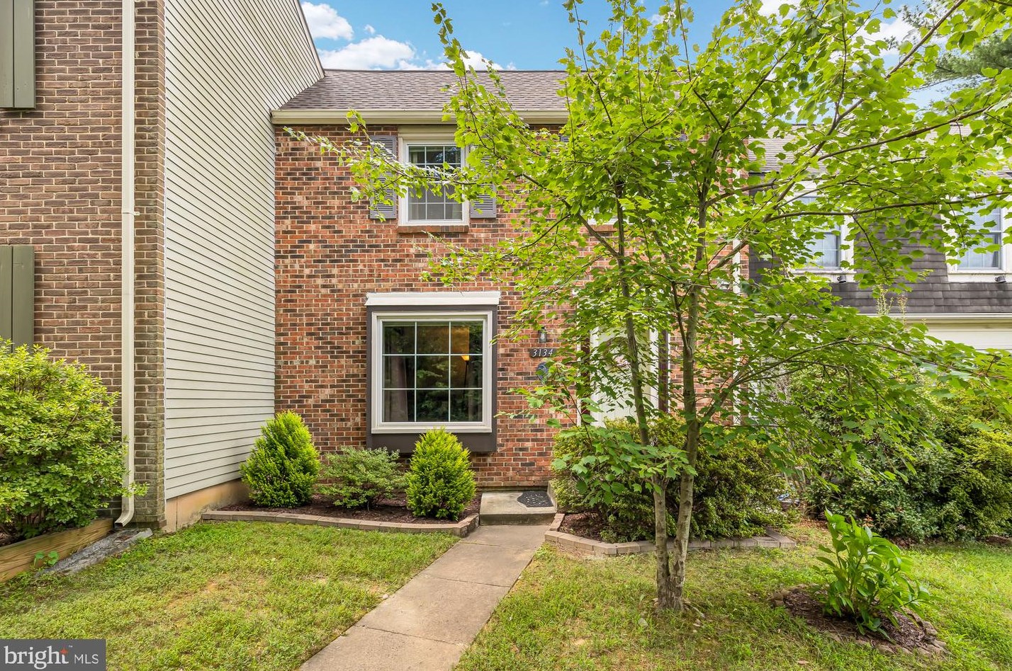 3134 Ellenwood Dr, Fairfax, VA 22031-2039