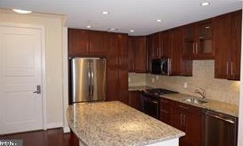 8220 Crestwood Heights Dr #709, Mc Lean, VA 22102