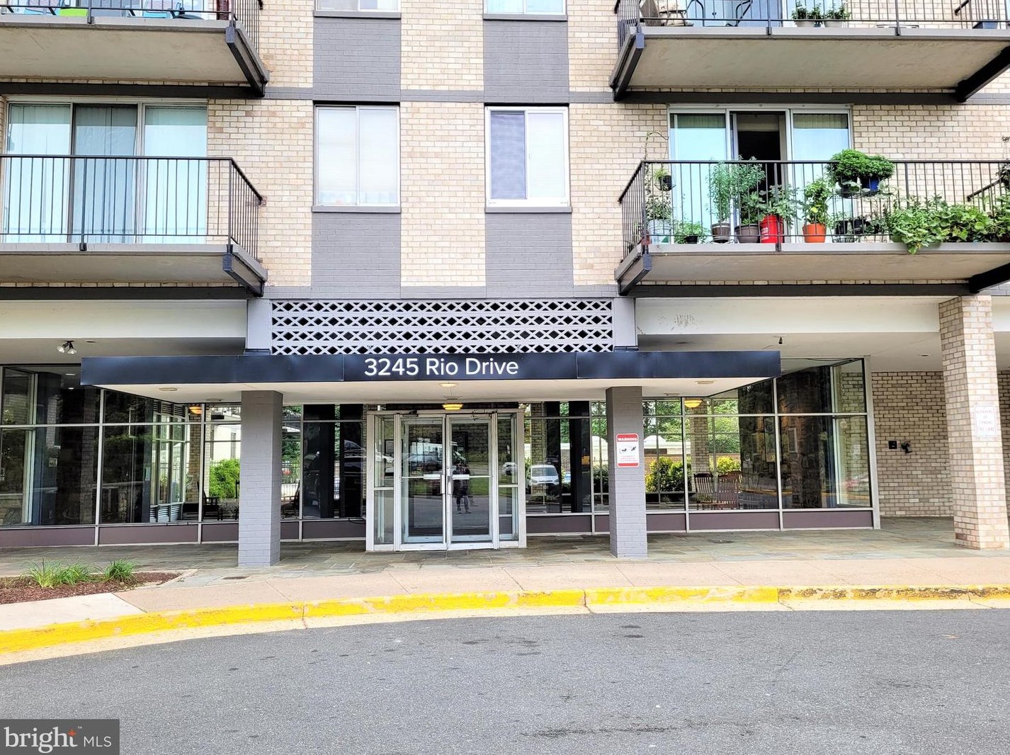 3245 Rio Dr #1001, Falls Church, VA 22041