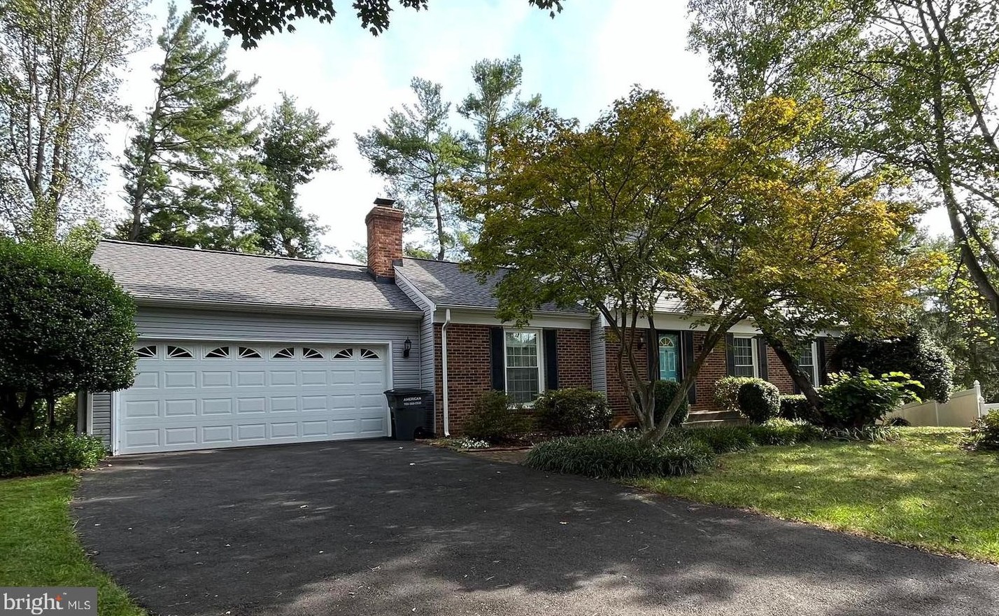 5301 New Church Ct, Fairfax, VA 22032-2913