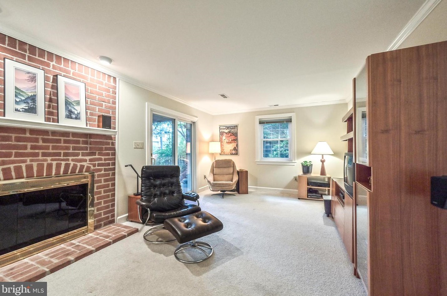 8190 Madrillon Ct, Vienna VA 22182-3752 exterior