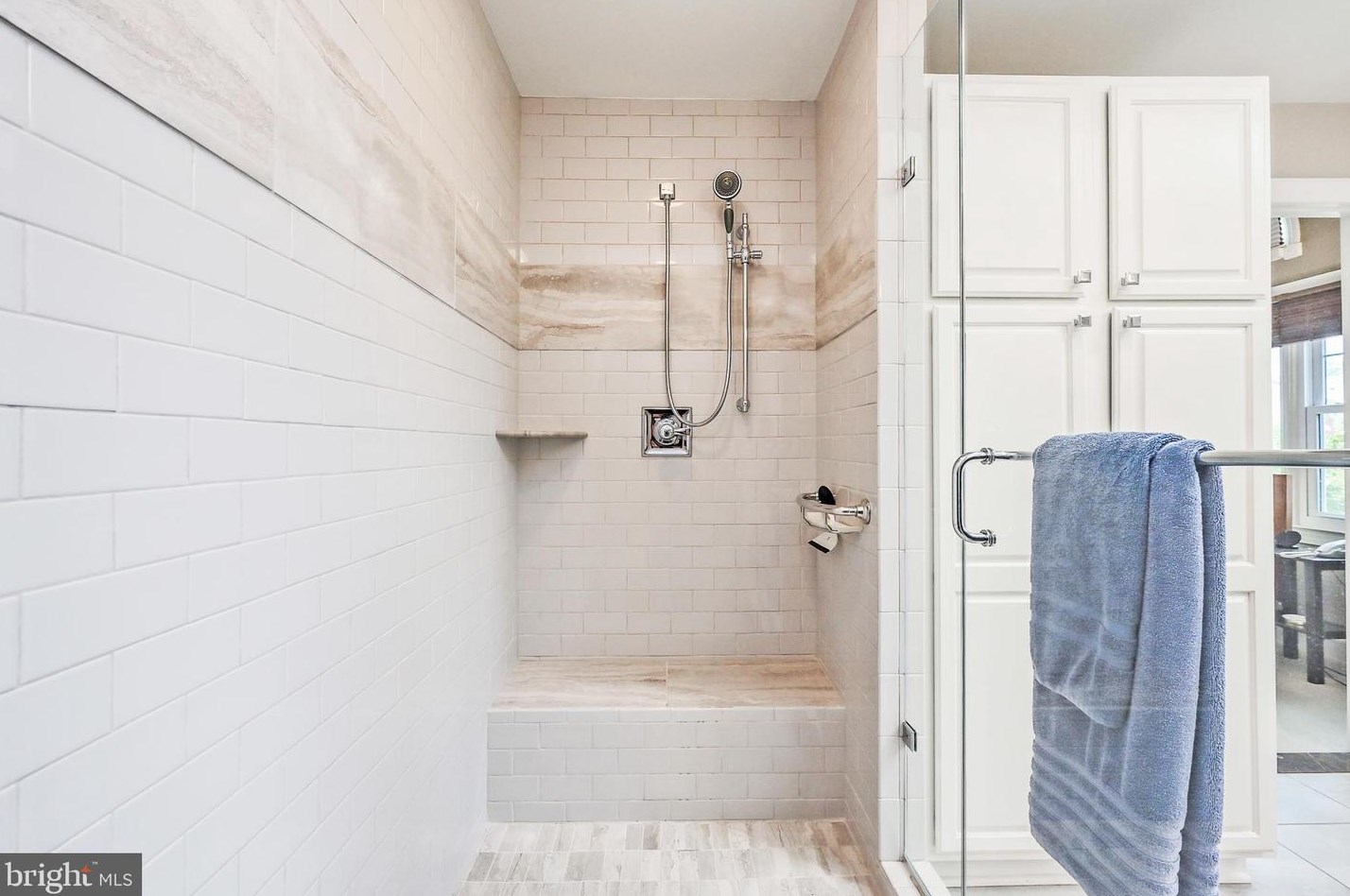 8190 Madrillon Ct, Vienna VA 22182-3752 exterior