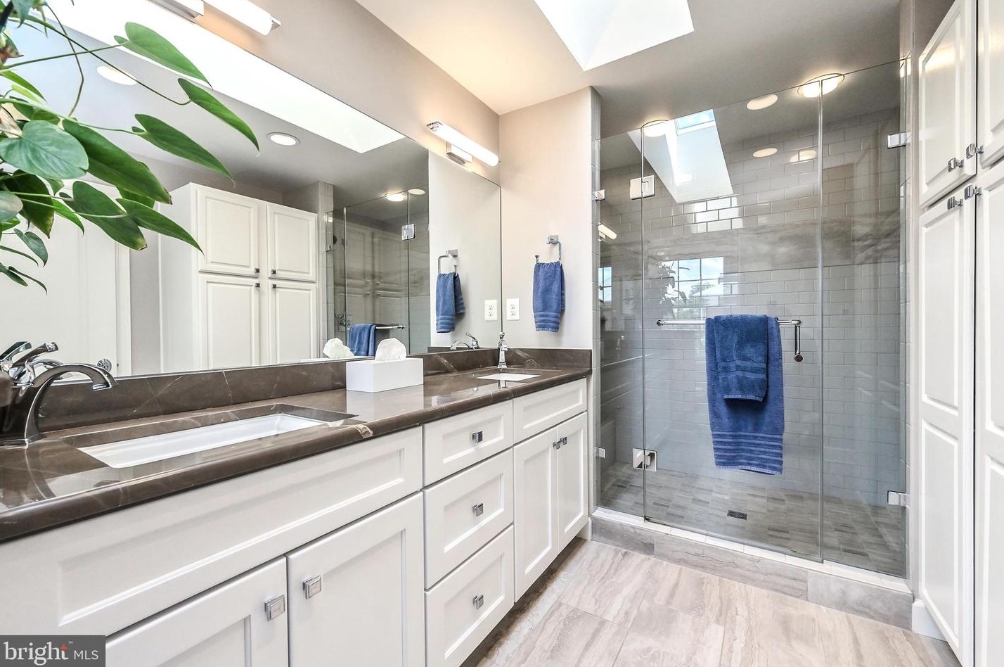 8190 Madrillon Ct, Vienna VA 22182-3752 exterior