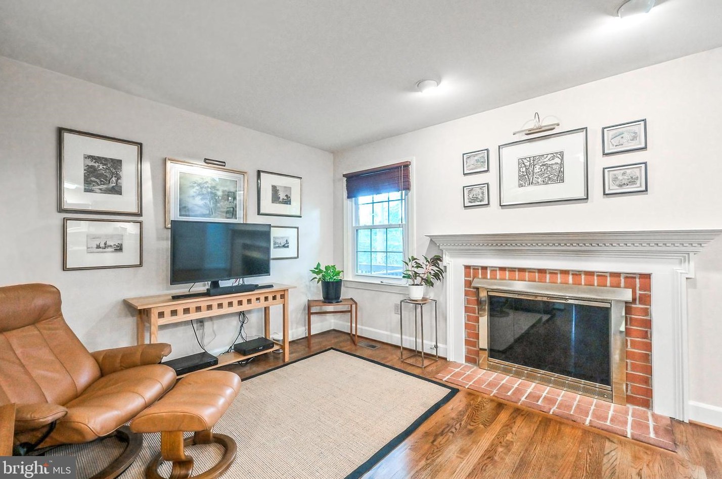 8190 Madrillon Ct, Vienna VA 22182-3752 exterior