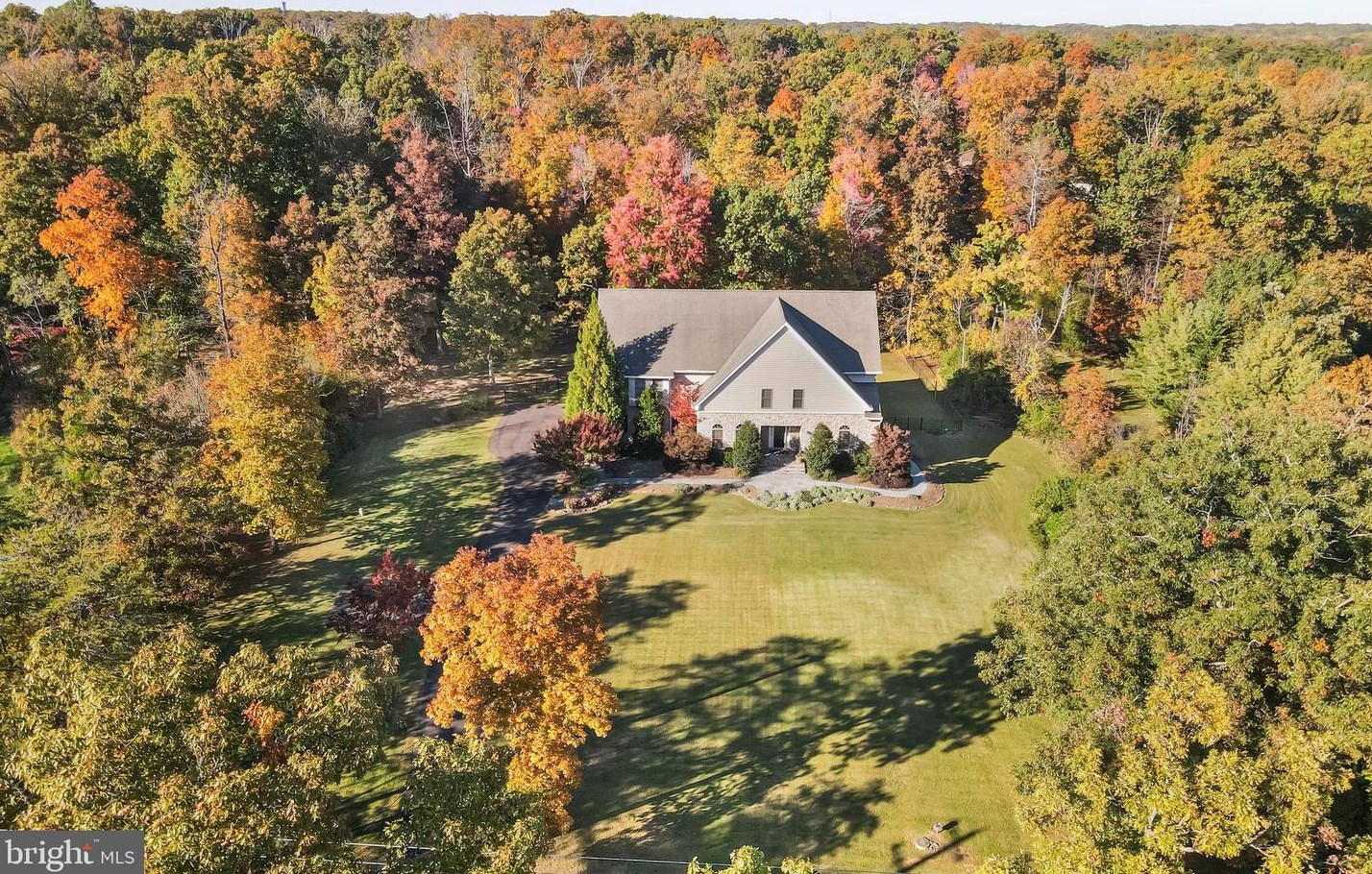 12316 Popes Head Rd, Fairfax, VA 22030-6410