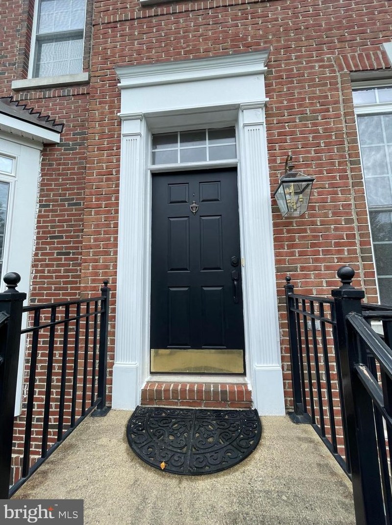 4257 Upper Park Dr, Fairfax, VA 22030-8506