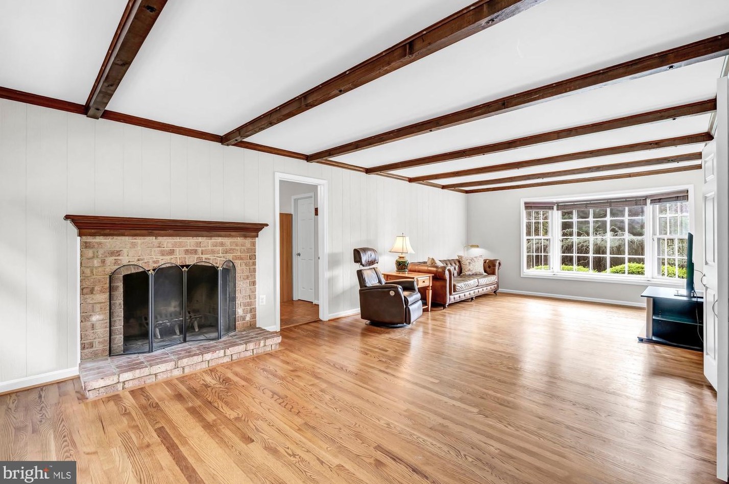 2118 Galloping Way, Vienna, VA 22181-2933