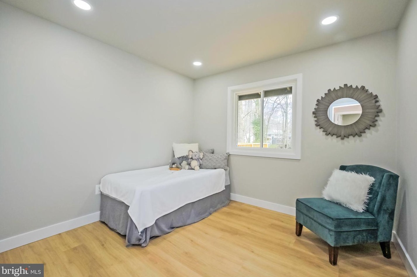 4405 San Carlos Dr, Fairfax VA  22030-5372 exterior