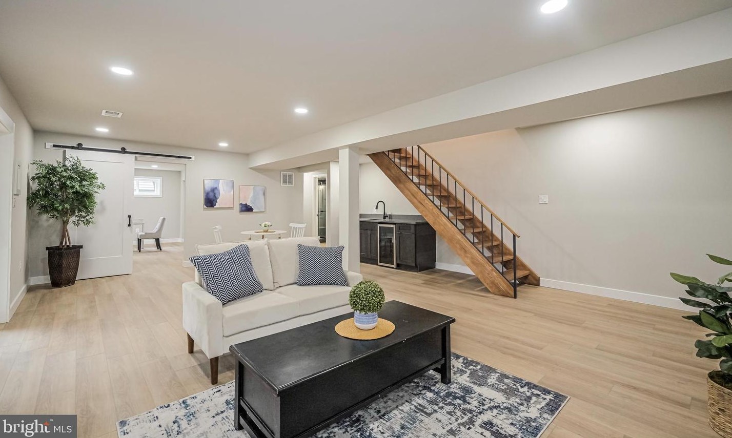 4405 San Carlos Dr, Fairfax VA  22030-5372 exterior