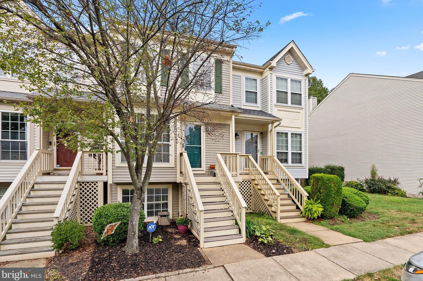 14244 Autumn Cir, Centreville, VA 20121-3854