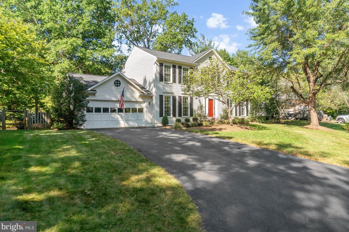 15198 Stillfield Pl, Centreville, VA 20120-3919