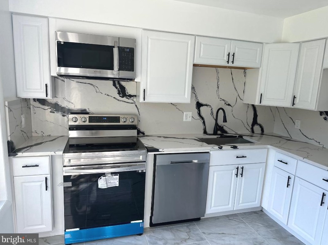 7043 Brocton Ct, Springfield, VA 22150