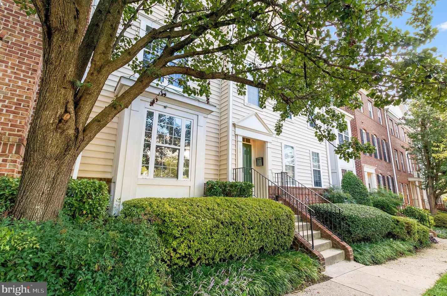 1581 Leeds Castle Dr #201, Vienna, VA 22182