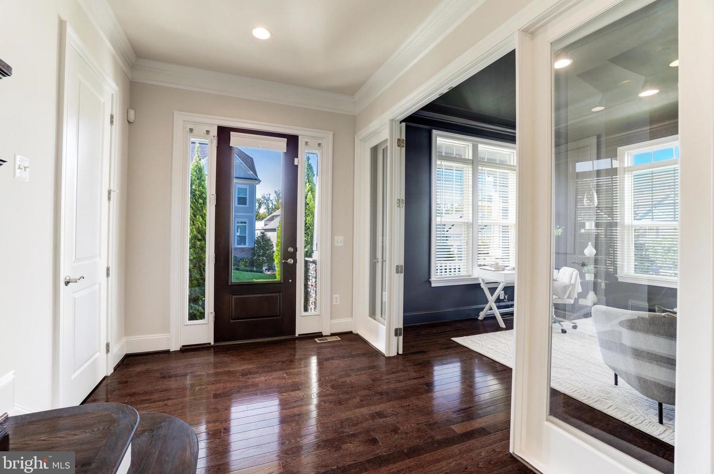 2133 Crimmins Ln, Falls Church, VA 22043