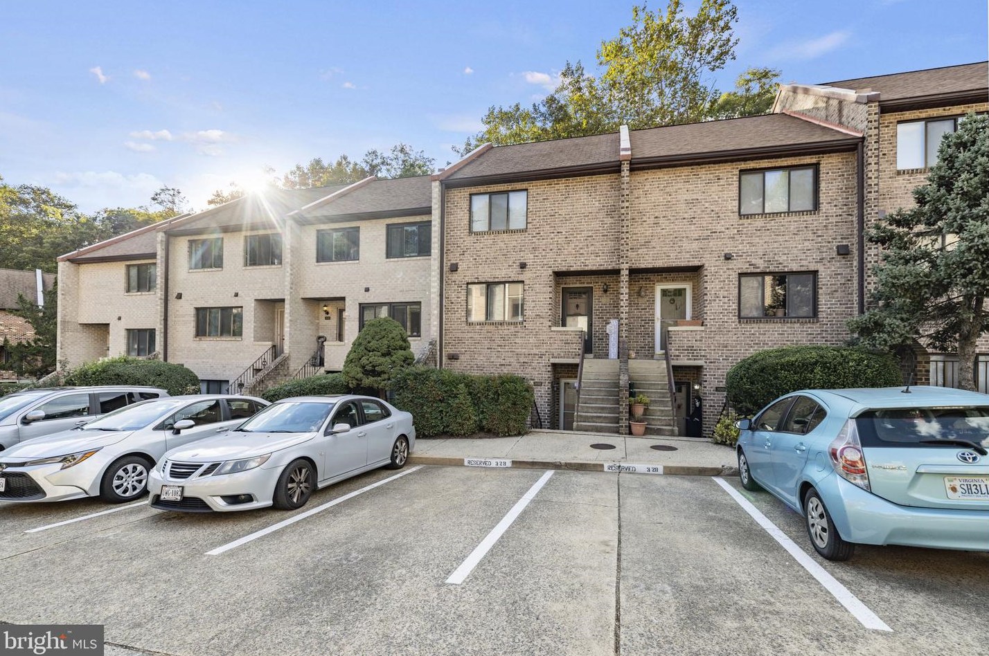 3826 Steppes Ct, Falls Church, VA 22041