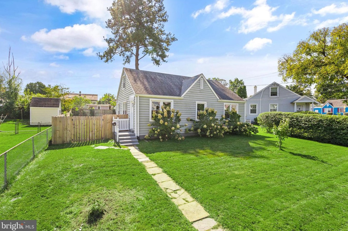 6941 Weston Rd, Falls Church, VA 22042