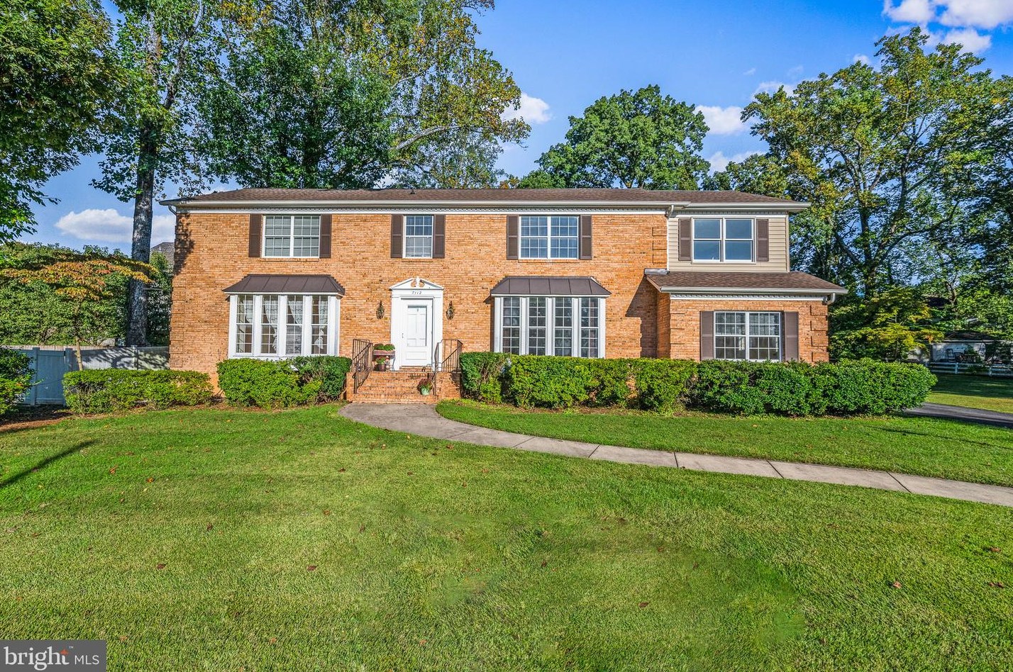 7112 Carol Ln, Falls Church, VA 22042