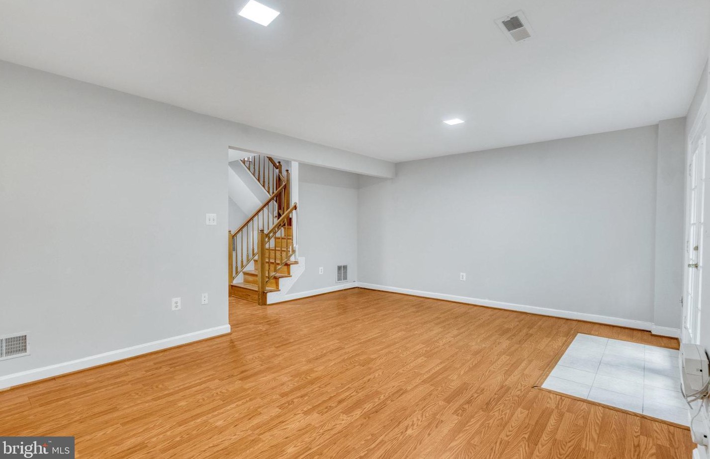 14201 Glade Spg Dr, Centreville VA 20121-5603 exterior