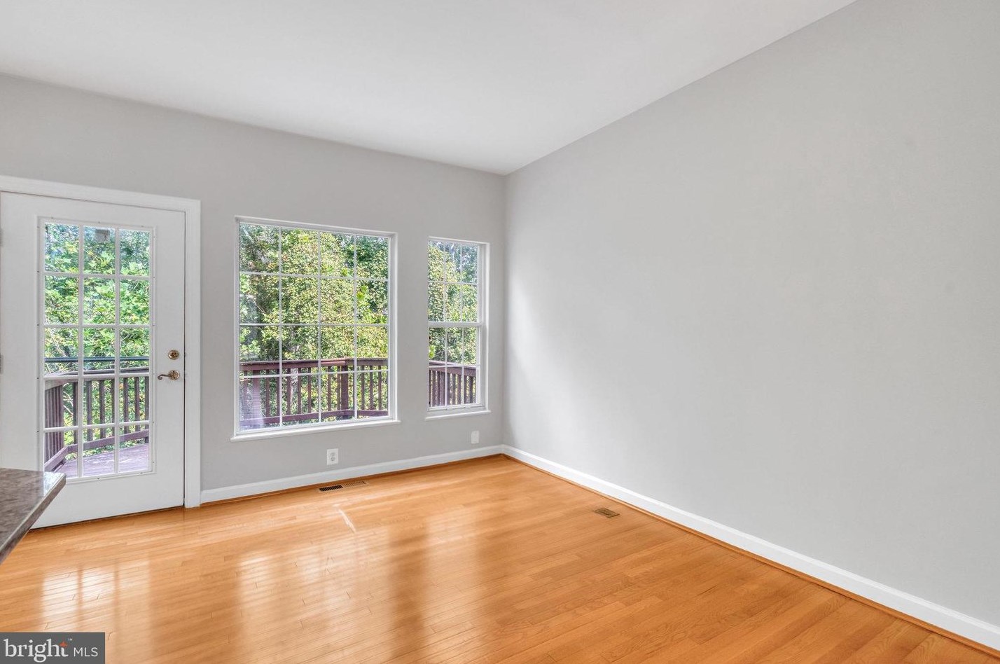 14201 Glade Spg Dr, Centreville VA 20121-5603 exterior