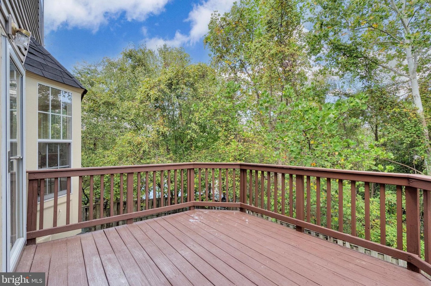 14201 Glade Spg Dr, Centreville VA 20121-5603 exterior