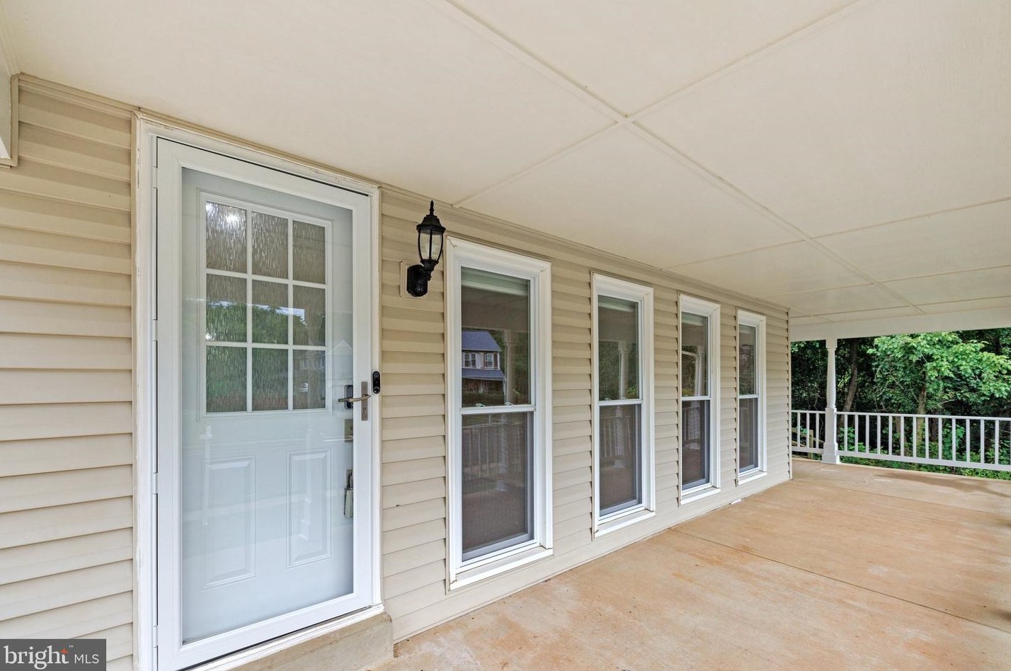 5633 Rocky Run Dr, Centreville, VA 20120-2831
