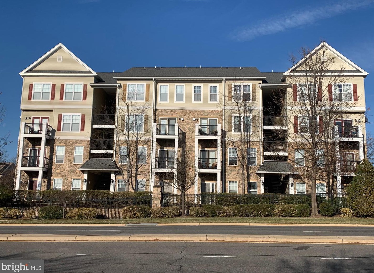 5123 Travis Edward Way, Centreville, VA 20120-3066