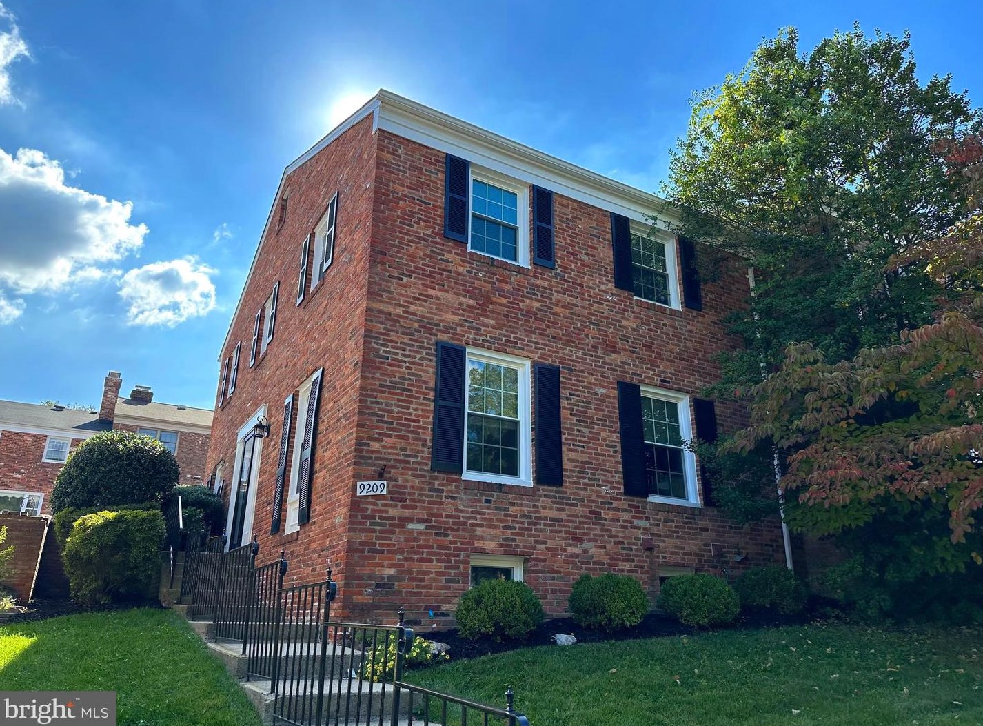 9209 Graceland Pl, Fairfax, VA 22031
