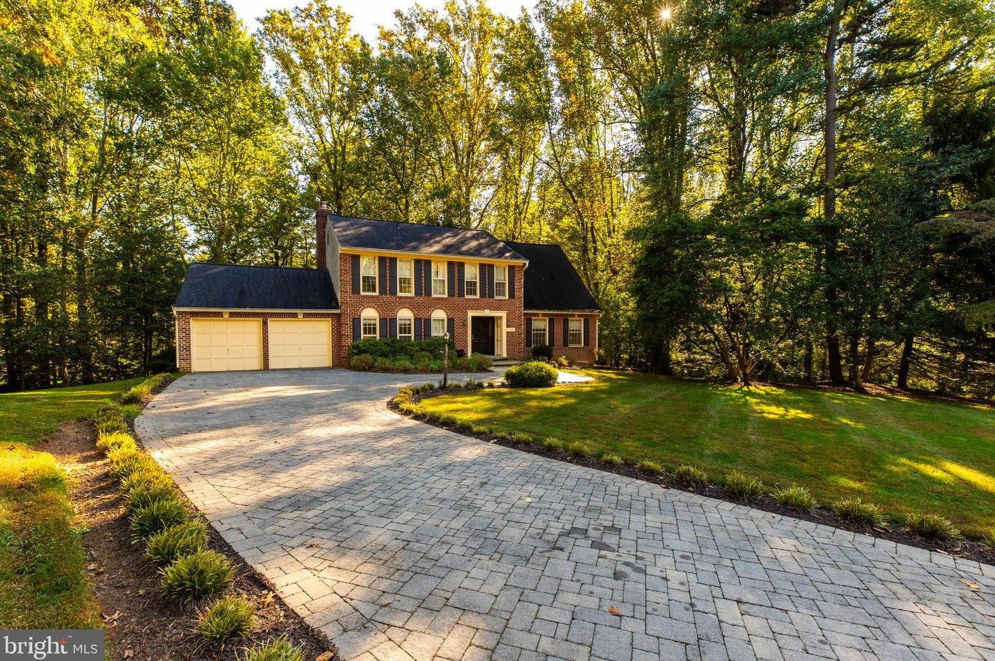 11301 Timberline Dr, Vienna, VA 22124-1134