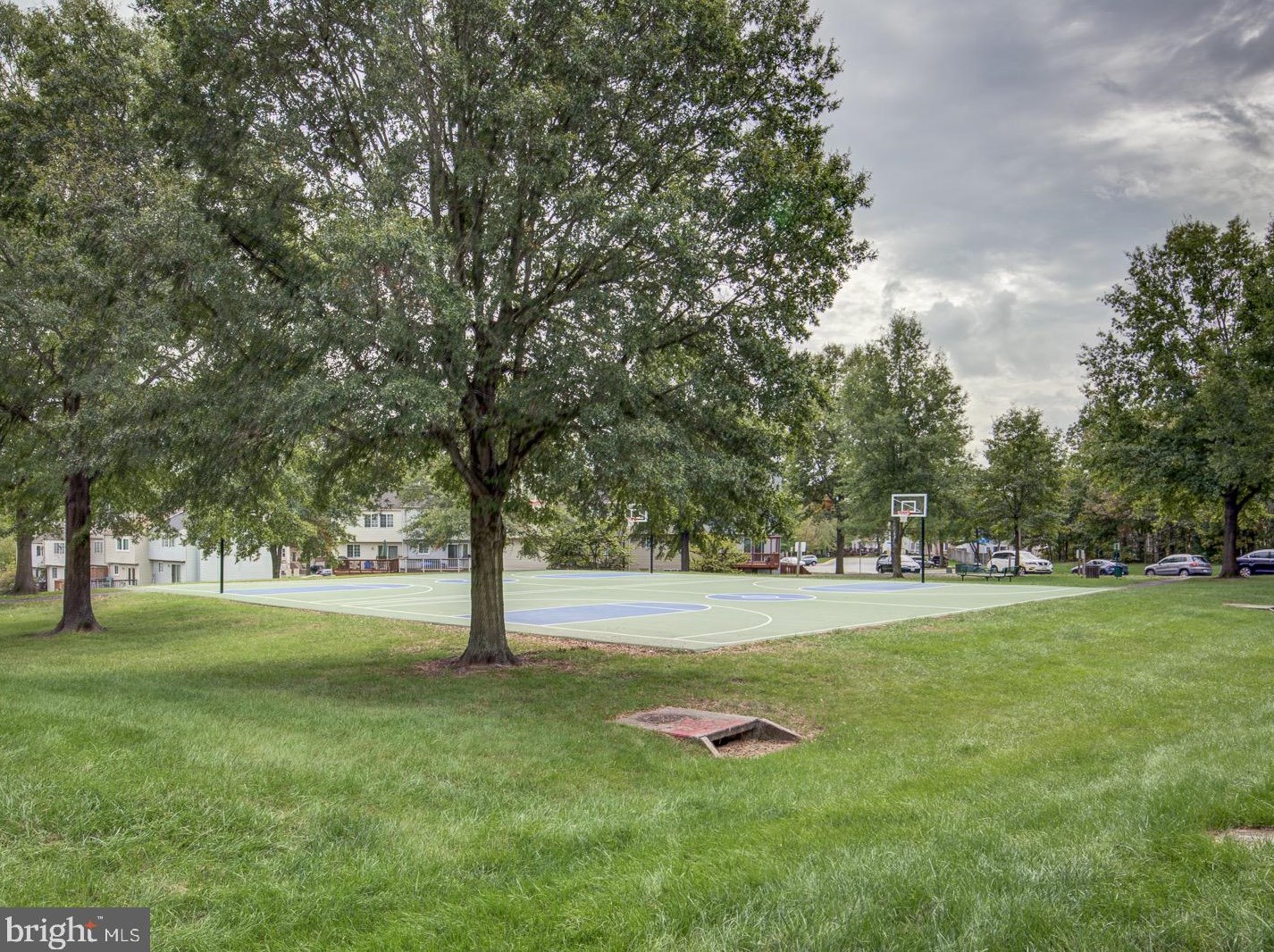 6325 Mary Todd Ct, Centreville VA 20121-3547 exterior