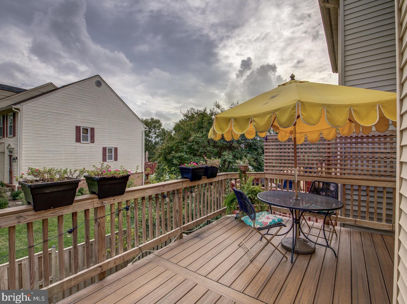 6325 Mary Todd Ct, Centreville VA 20121-3547 exterior