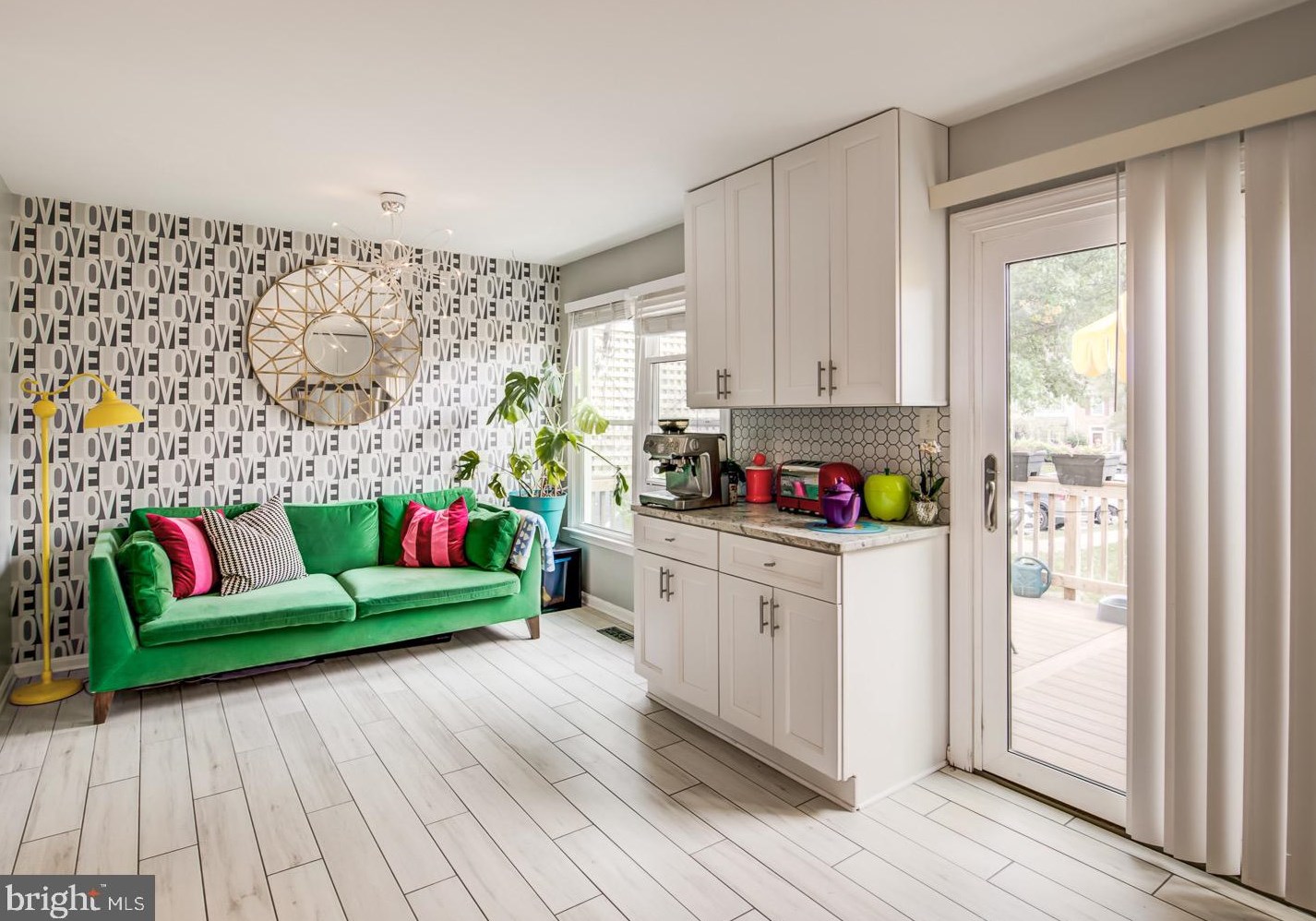 6325 Mary Todd Ct, Centreville VA 20121-3547 exterior