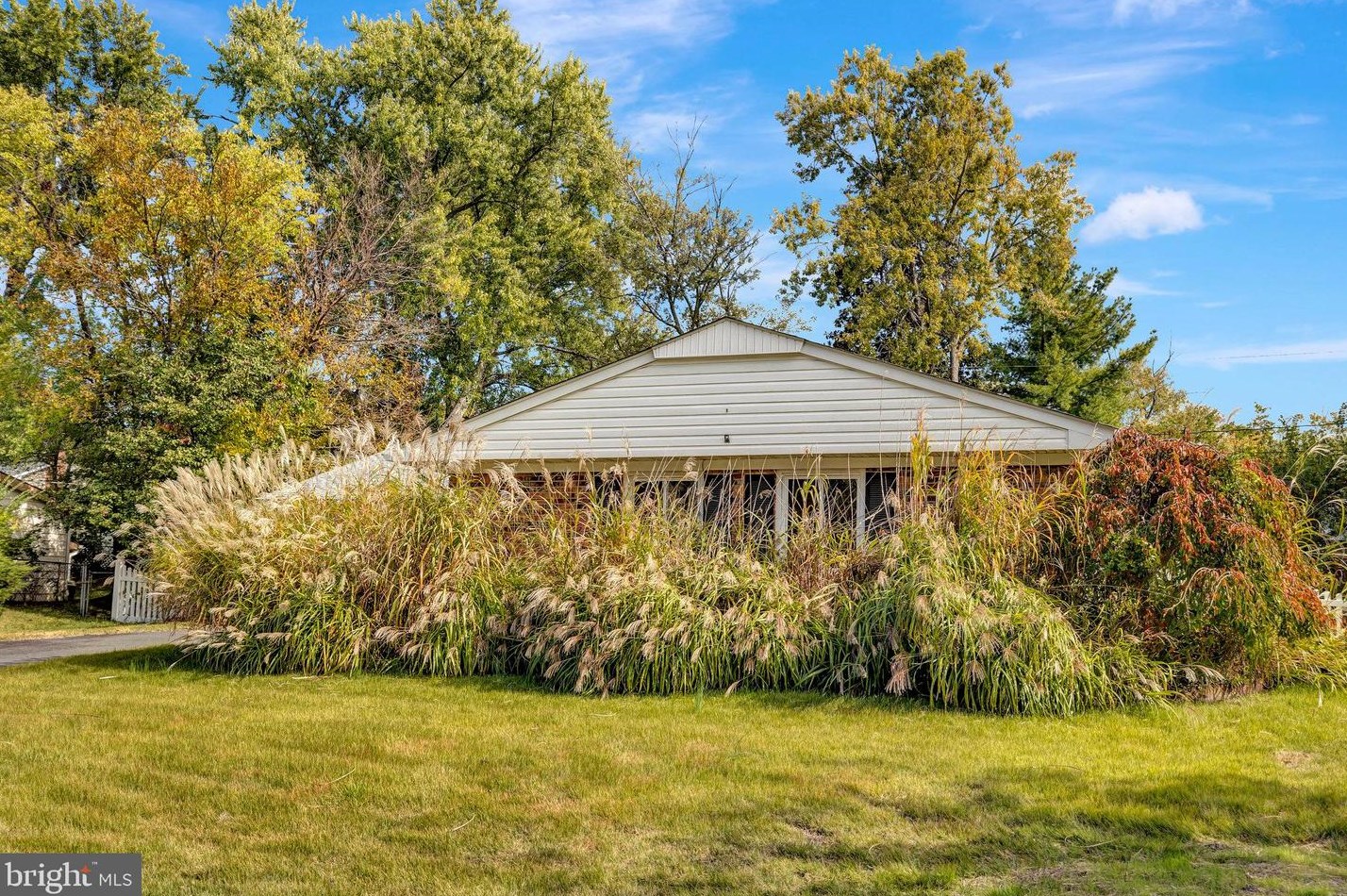 4215 Maylock Ln, Fairfax, VA 22033-3235
