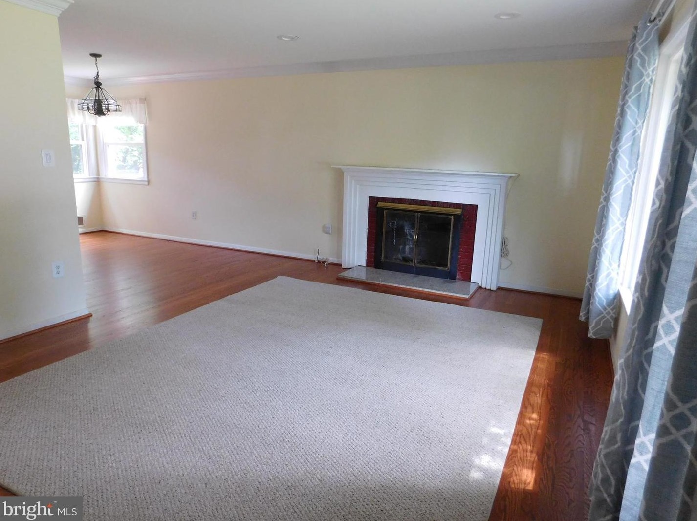 6624 Moly Dr, Falls Church, VA 22046