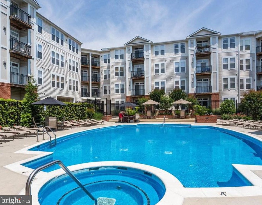 2665 Prosperity Ave, Fairfax VA  22031-4906 exterior