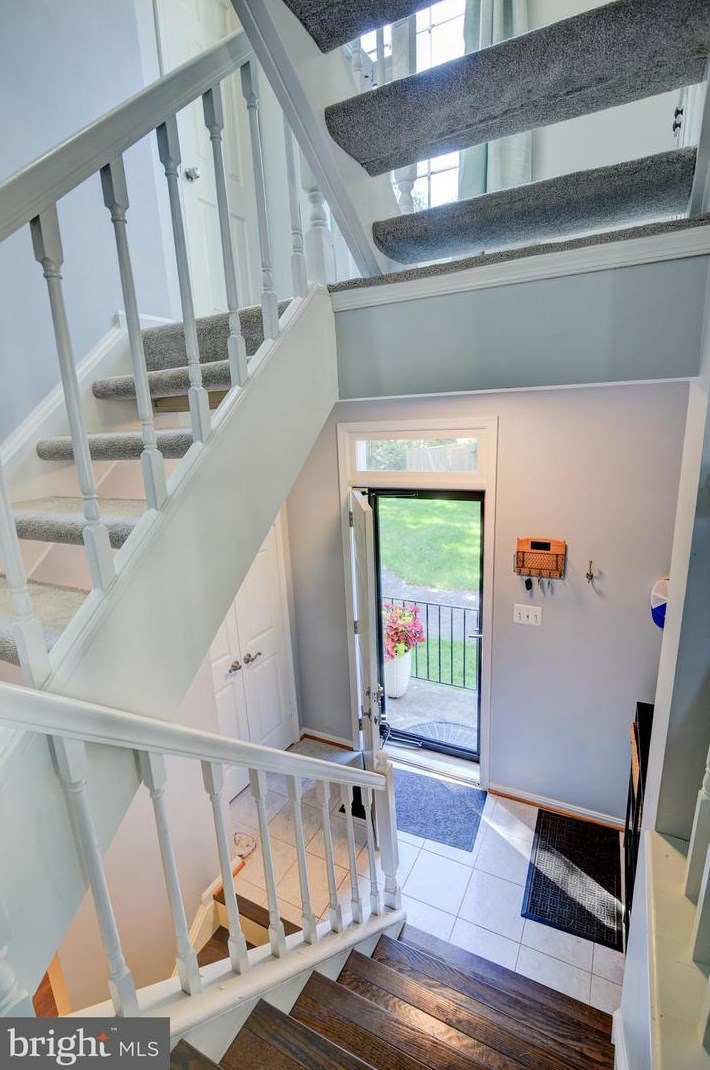 4263 Fox Lake Dr, Fairfax, VA 22033