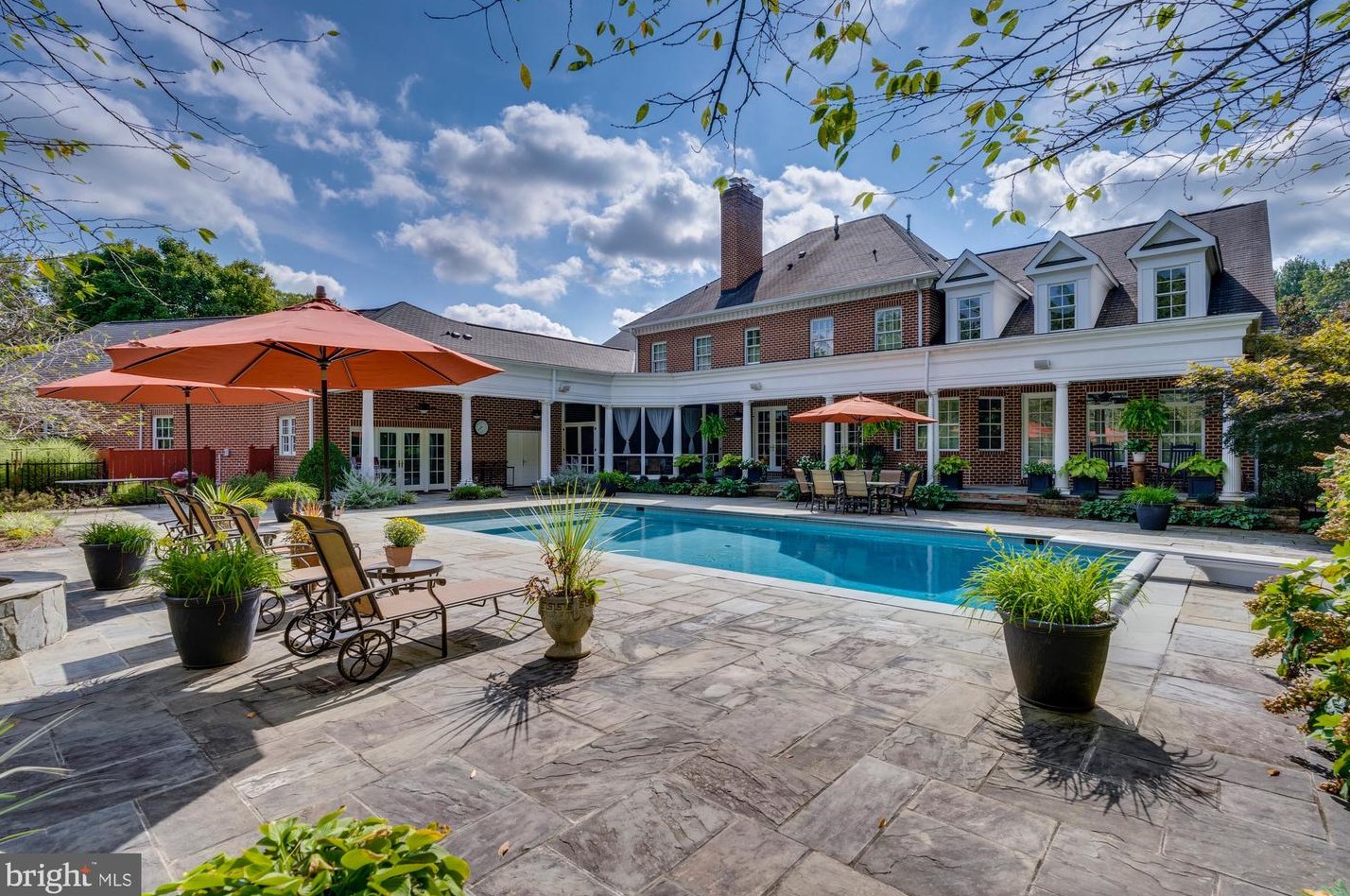 11600 Ten Penny Dr, Fairfax, VA 22039-1110