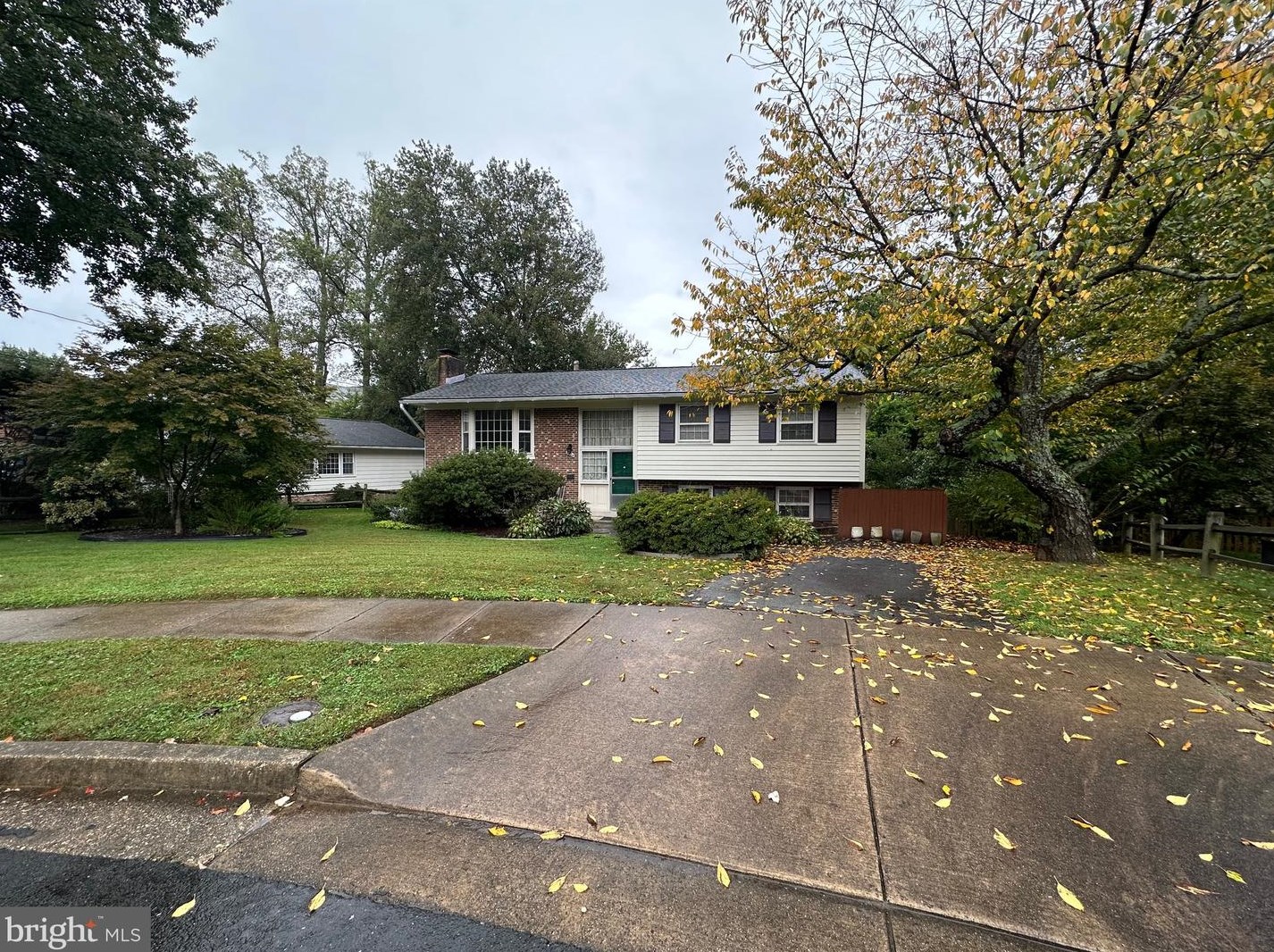 2204 Leeland Dr, Falls Church, VA 22043