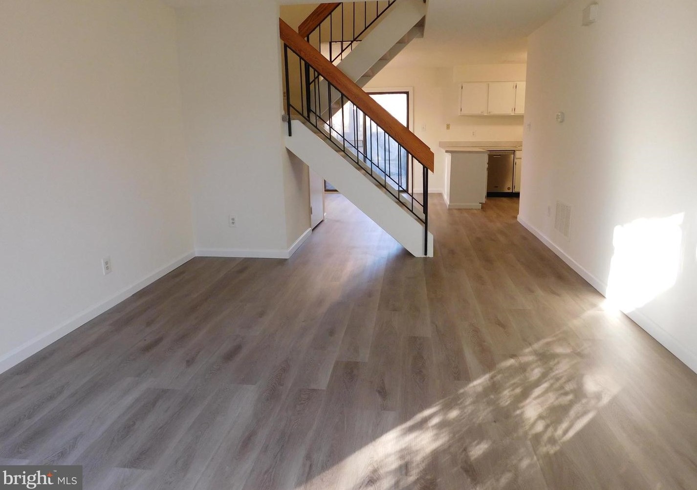 2130 Cartwright Pl, Herndon, VA 20191