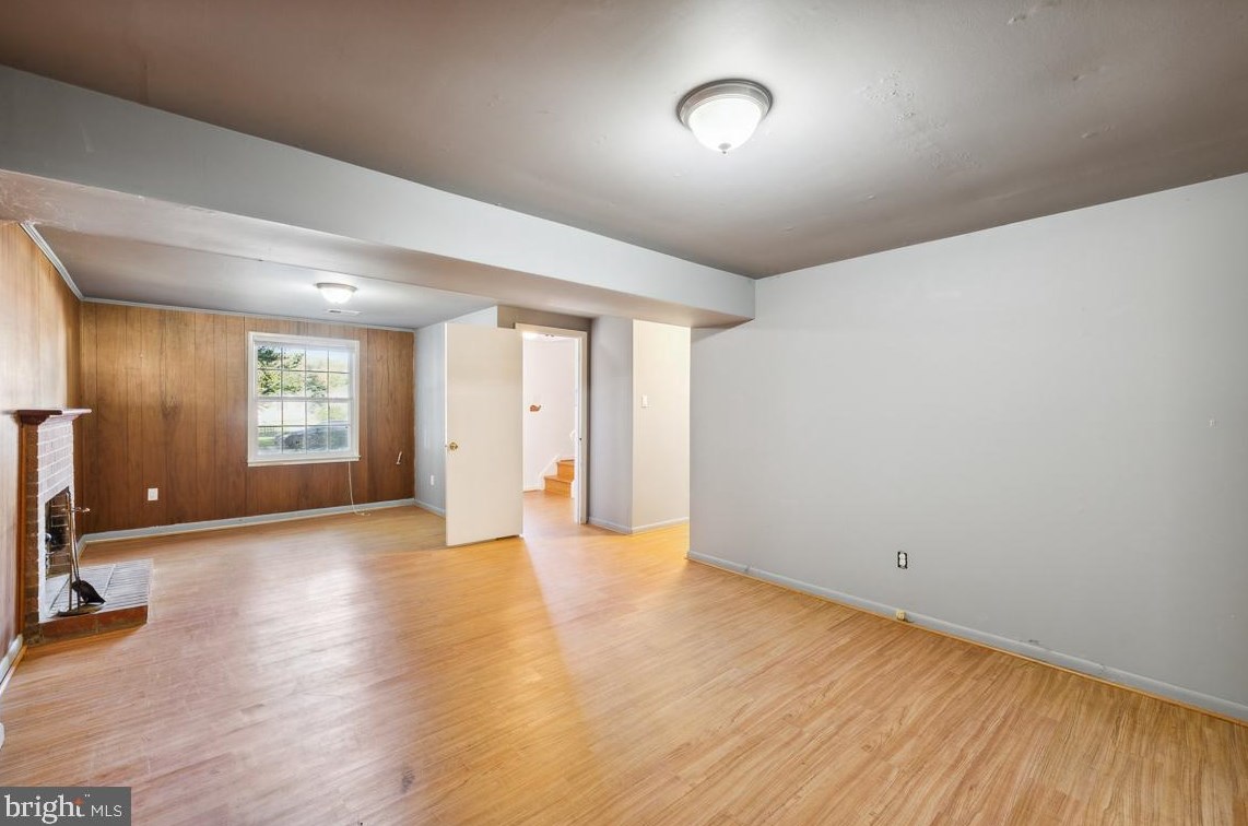 9519 Old Creek Dr, Fairfax VA 22032-1237 exterior