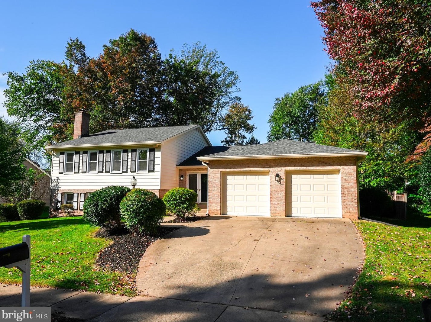 9711 Doulton Ct, Fairfax, VA 22032