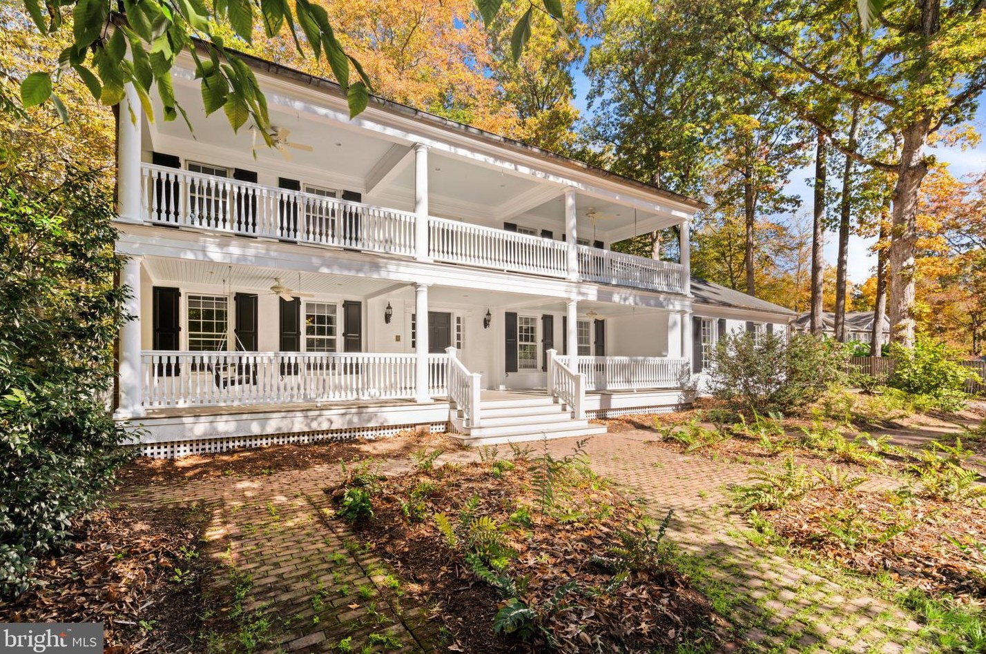 10428 Hampton Rd, Fairfax, VA 22039-2715