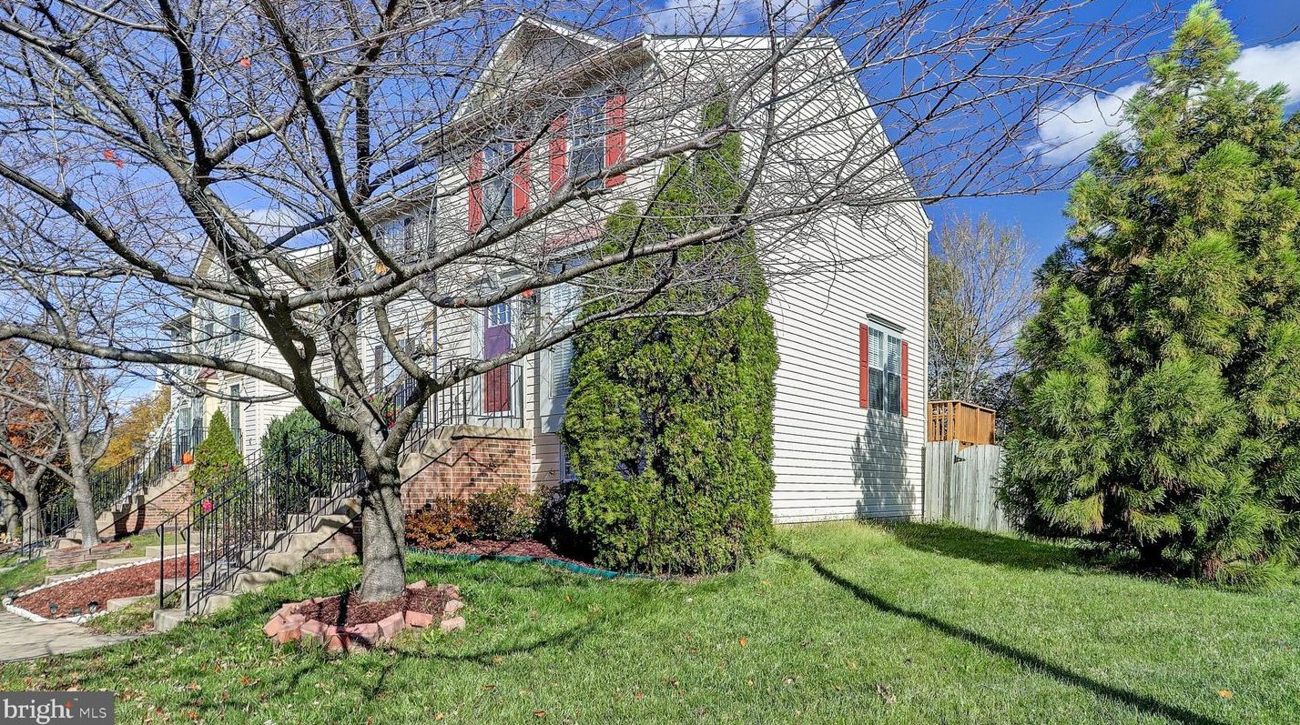 6109 Jenlar Dr, Centreville, VA 20121