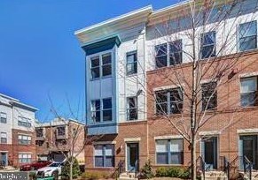 12161 Waveland St, Fairfax, VA 22033