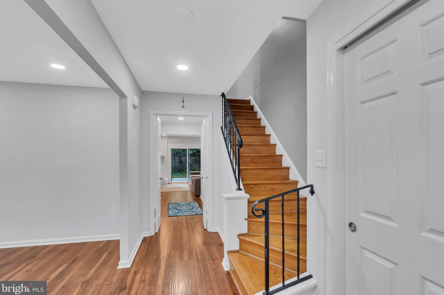 2311 Mcgregor Ct, Vienna VA  22182-5235 exterior