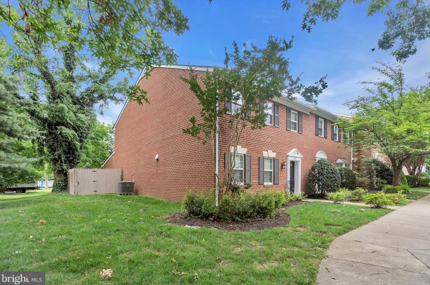 2311 Mcgregor Ct, Vienna VA  22182-5235 exterior