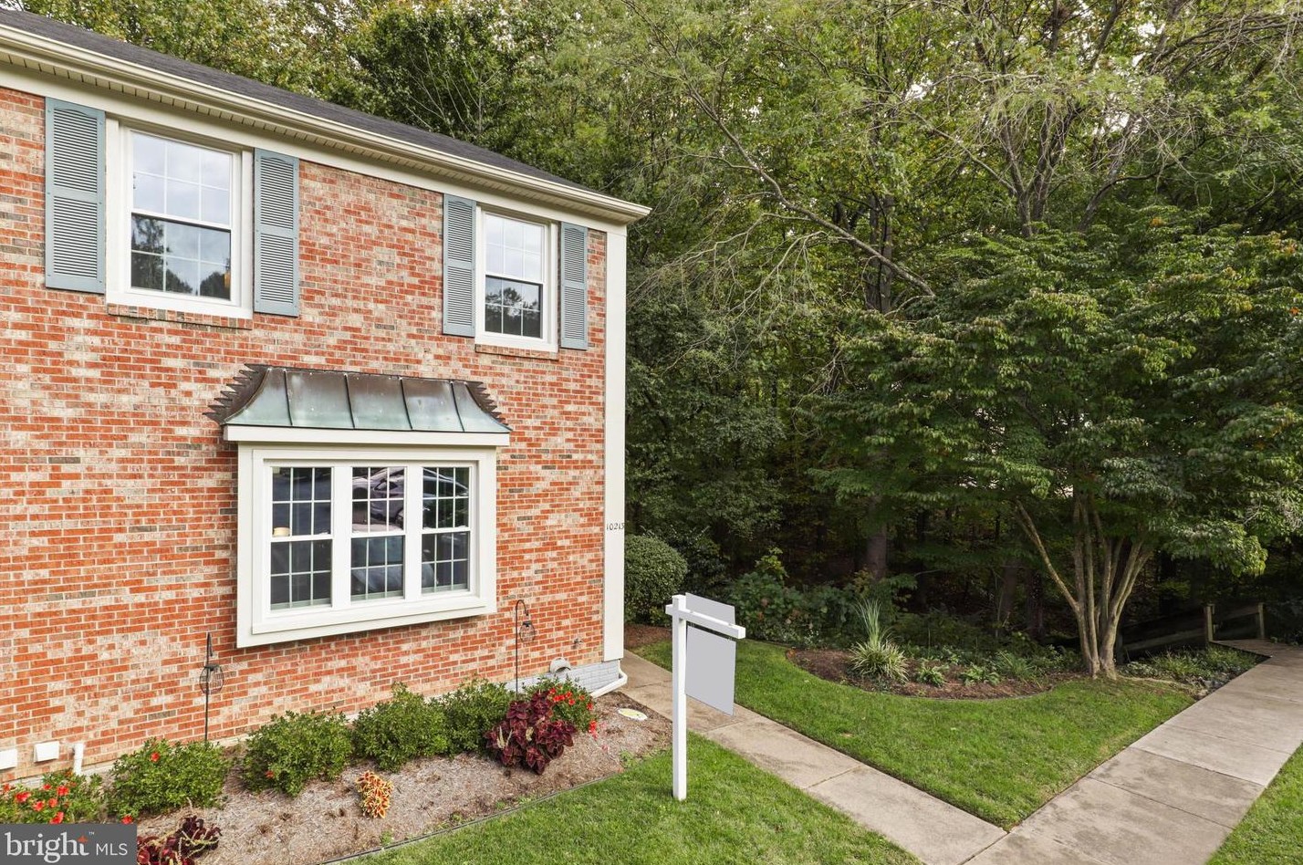 10213 Scarborough Commons Ct, Springfield, VA 22015