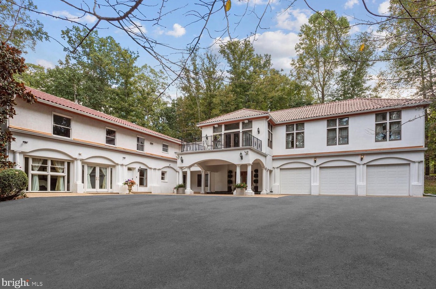 1005 Union Church Rd, Mc Lean, VA 22102