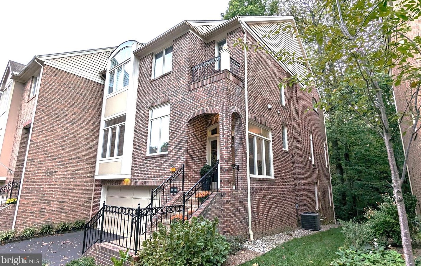 11513 Hemingway Dr, Herndon, VA 20194